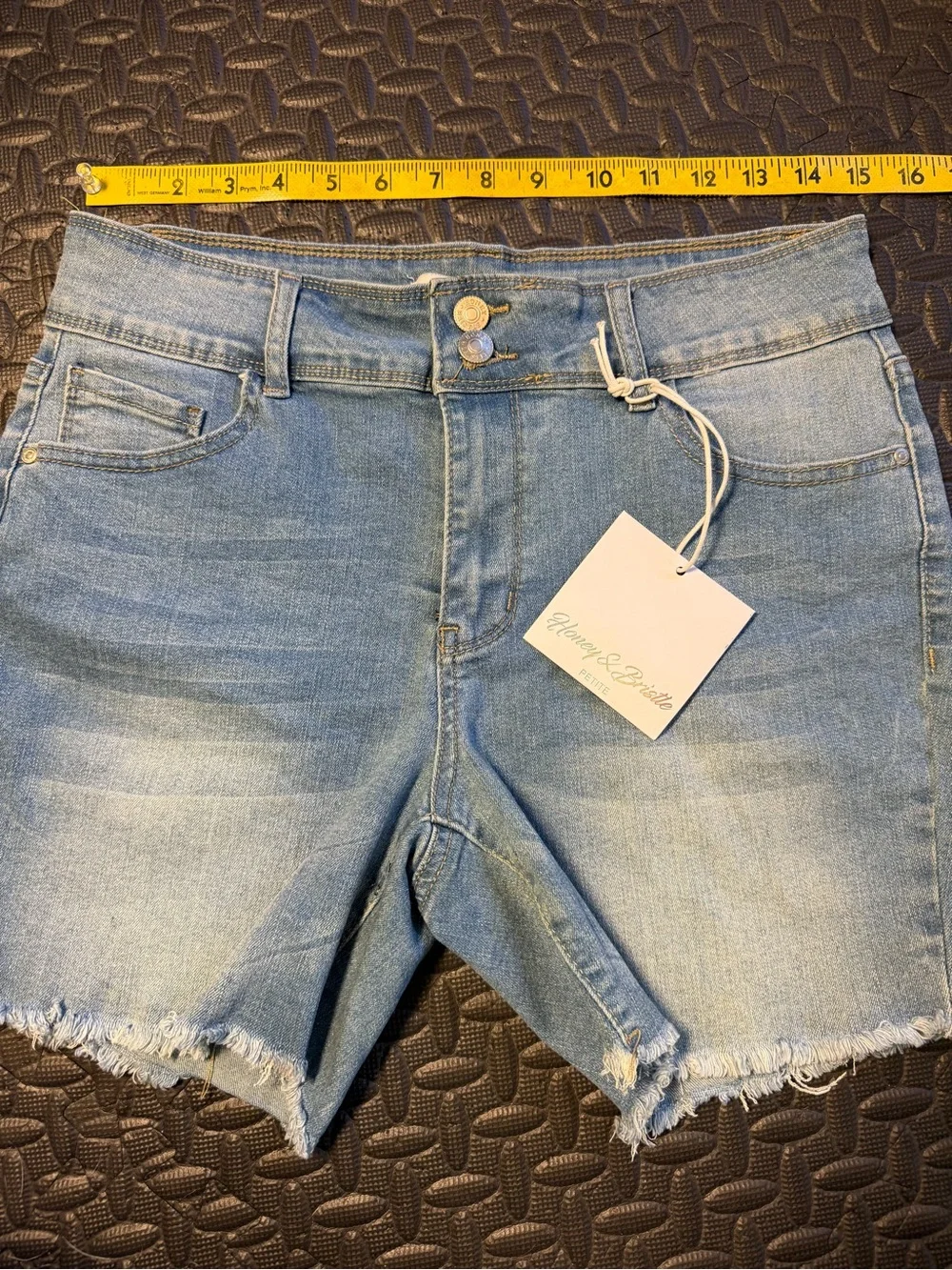 NWT Honey & Bristle Light Wash Distressed Denim Shorts Size 12 Petite